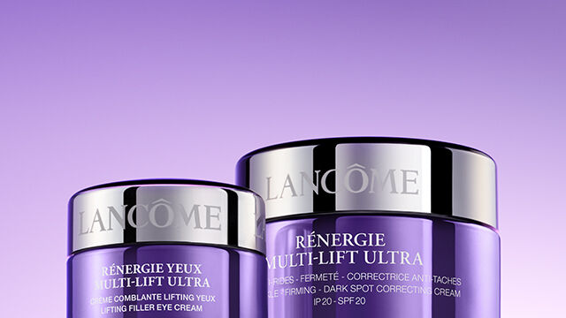 Productos de la linea Renergie de Lancome para el cuidado de la piel, mostrados en un formato movil con enfasis en la accion reafirmante.