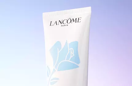 Limpiadores faciales Lancome, mostrando una variedad de productos para una rutina de limpieza eficaz en un formato movil.