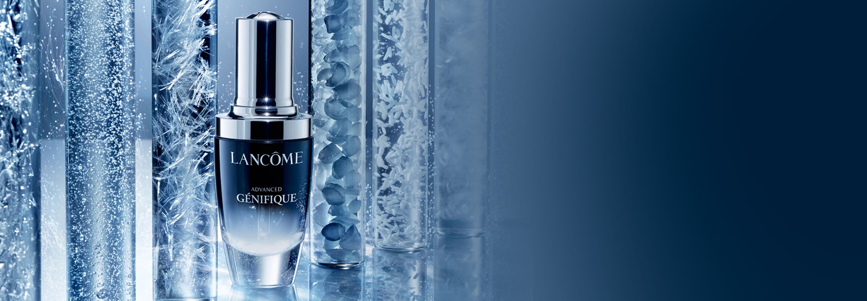 Banner promocional de Lancome destacando el suero facial Genifique en un diseno elegante y llamativo.