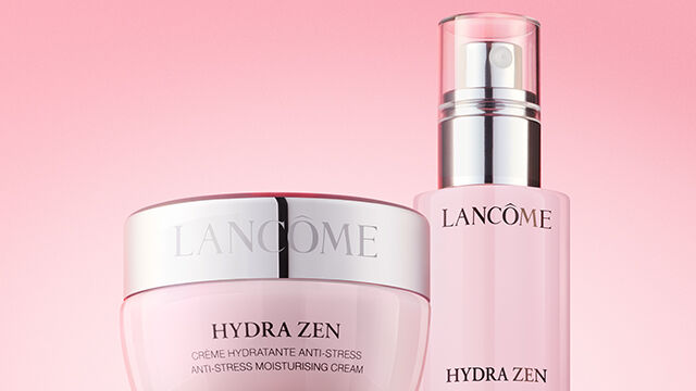 Crema hidratante Hydrazen de Lancome, presentada en un ambiente fresco y relajado.