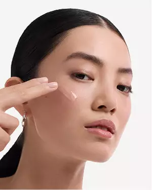 visual de belleza Lancome, ilustracion de hidratacion para el cuidado de la piel