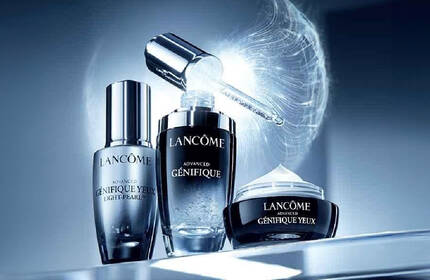 Tratamiento facial Genifique de Lancome, destacando su capacidad para revitalizar la piel y revelar su luminosidad natural.